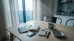 70代の貯蓄「平均1923万円」に安心していい？ 中央値・分布・年金から家計の不足を確かめる